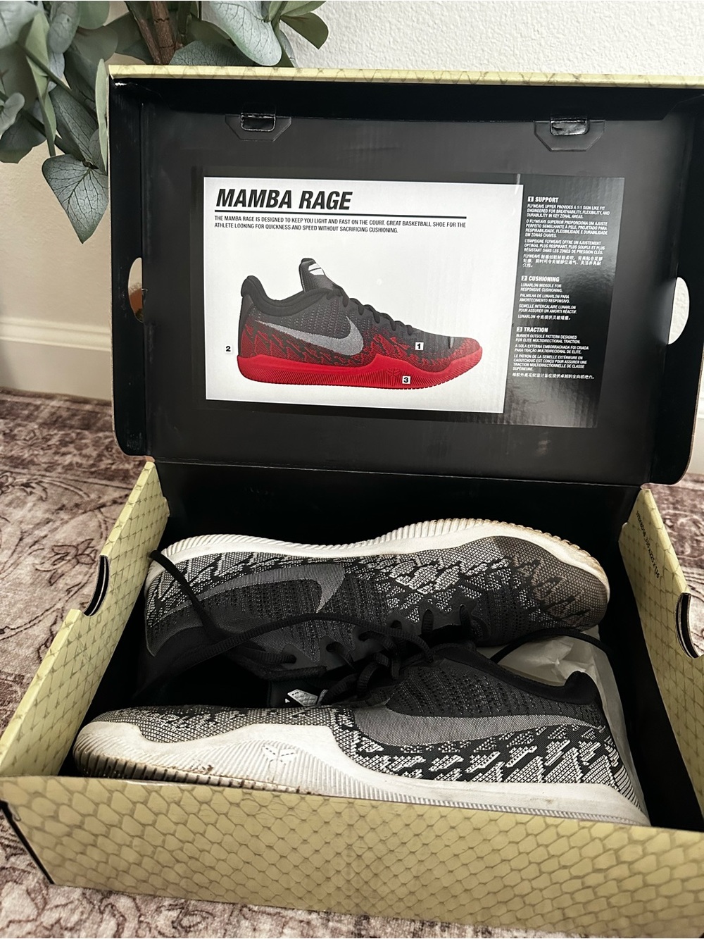 Nike Black & White Flyknit Low-Top Sneakers